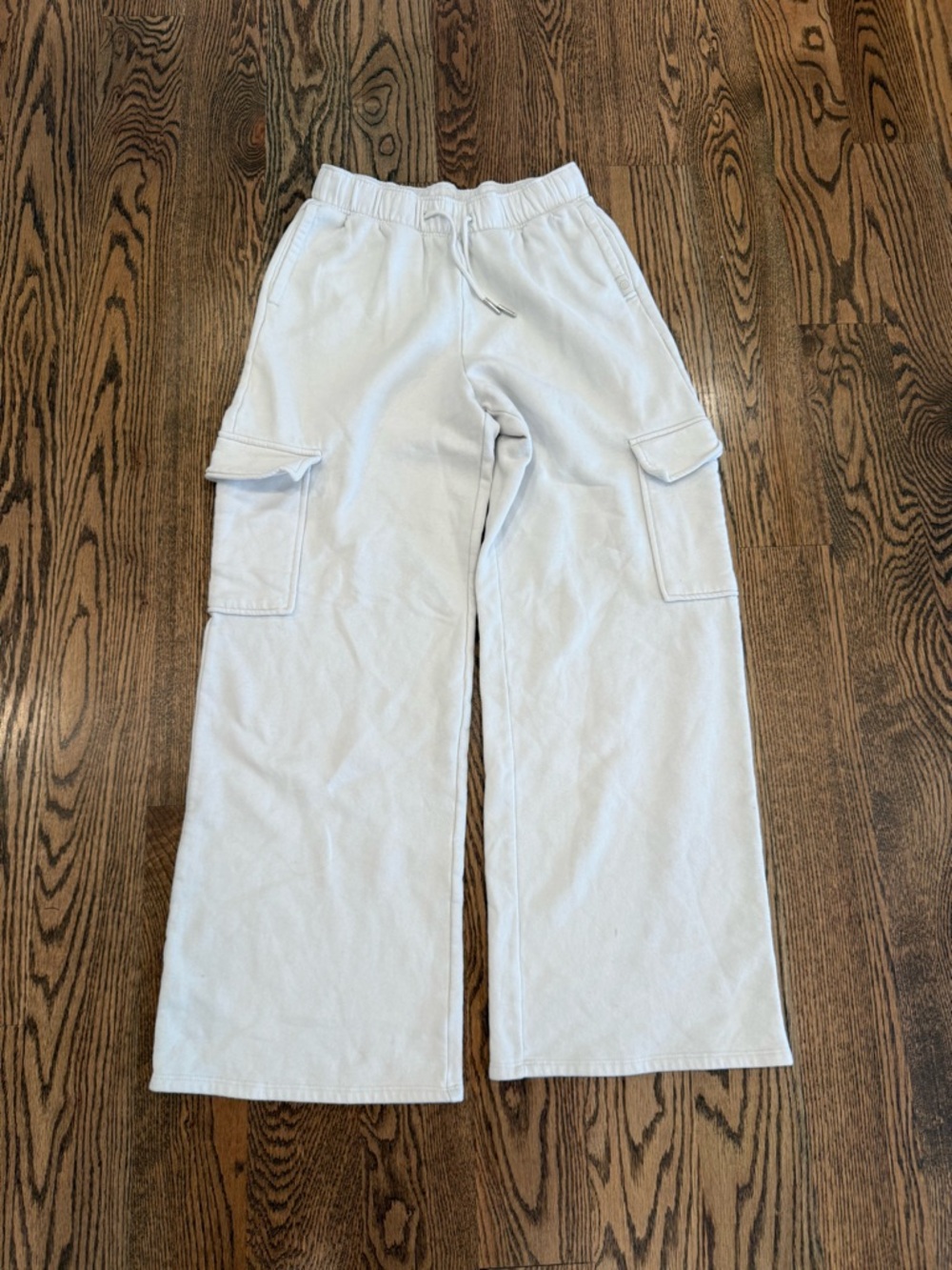 Gilly Hicks Women’s White Wide-Leg Cargo Sweatpants